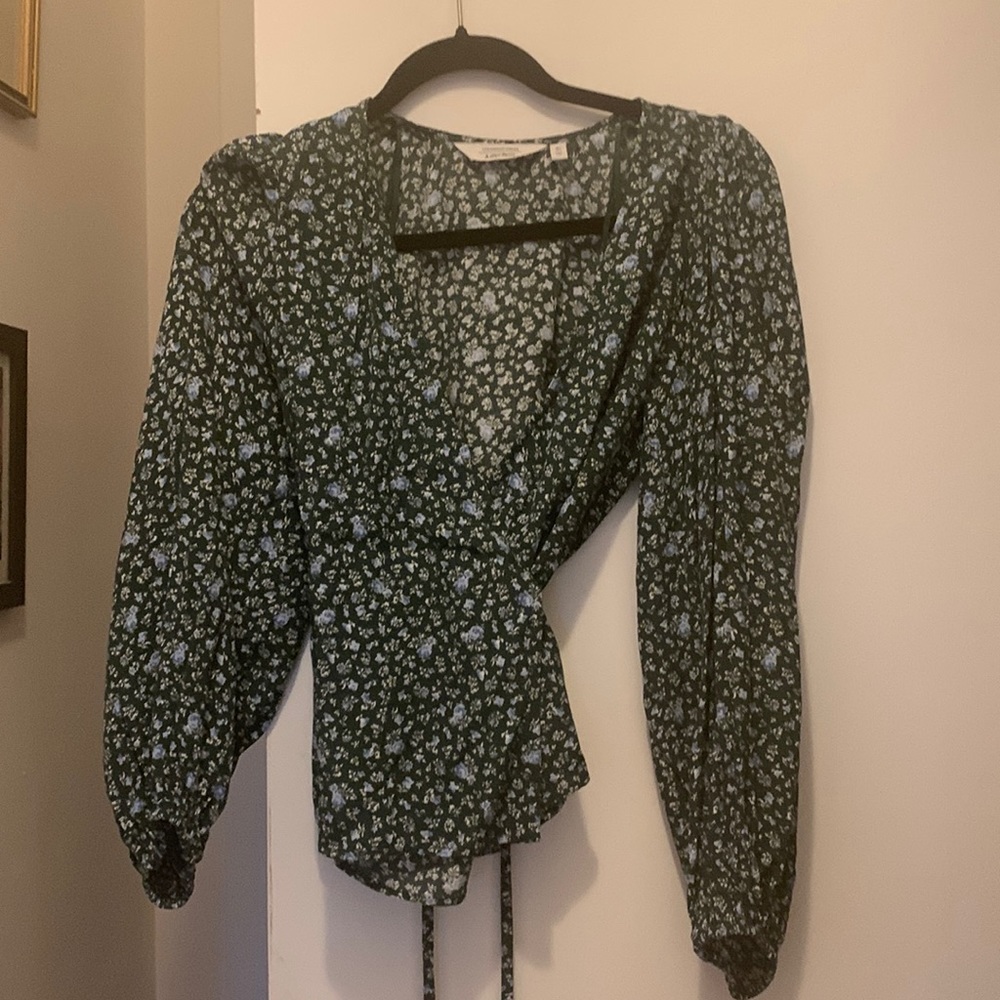 &OtherStories green & blue floral wrap blouse w/ long sleeves in great condition